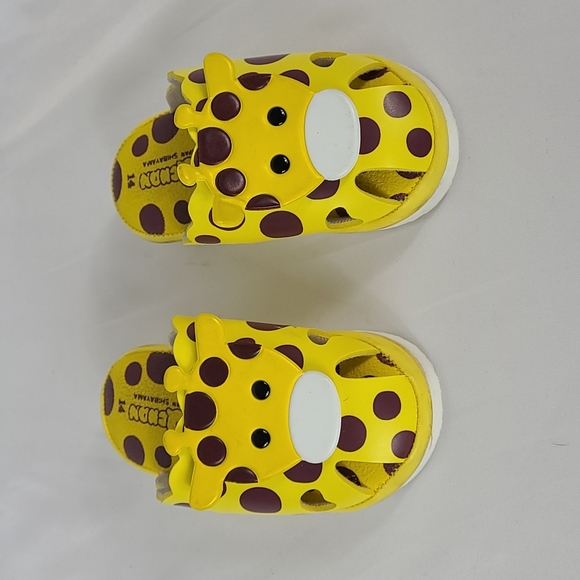 3 for$20💥- Kids Giraffe Sandals Toddler size 6.5 - Picture 1 of 7